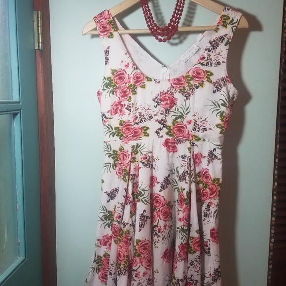 Urban Outfitters Rose Floral Dress Fit and Flare - Picture 3 of 8